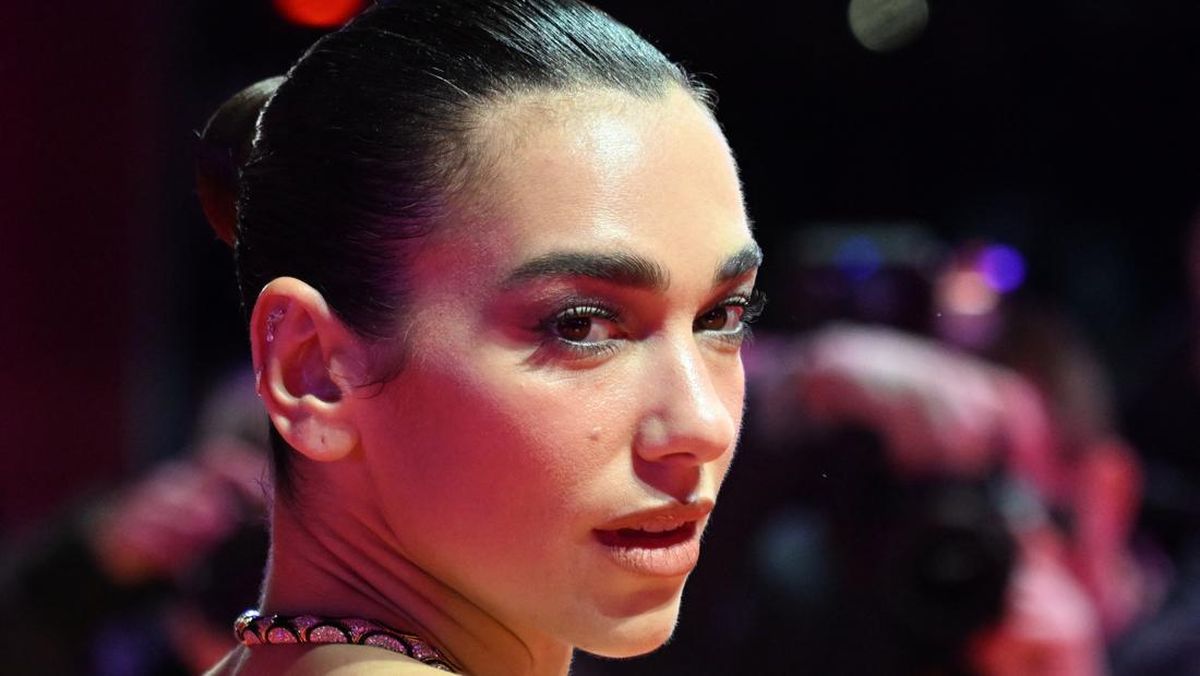 Kronologi Dua Lipa Gugat Samsung dan Tuntut Ganti Rugi Rp260 M