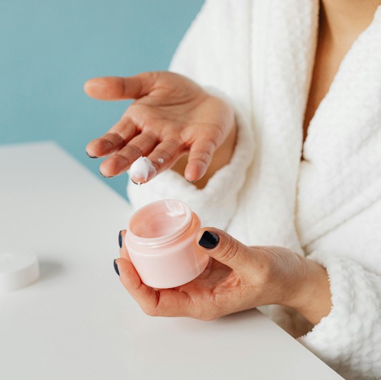 5 Tips Memakai Moisturizer untuk Kulit Berminyak