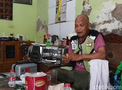 Nabung Belasan Tahun Antarkan Sucipto Jukir Purwokerto Berangkat Haji