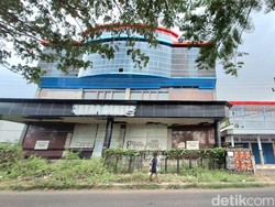 Dulu Digadang Jadi Mal Nganjuk, Gedung Megah di Warujayeng Kini Mangkrak
