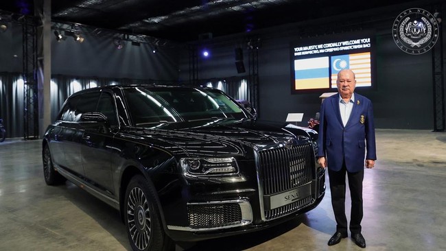 Mobil kepresidenan Presiden Rusia Vladimir Putin, Aurus Senat, jadi tambahan koleksi Raja Malaysia Sultan Ibrahim.