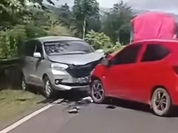 2 Mobil Tabrakan di Jalan Poros Maros-Bone, 5 Orang Luka