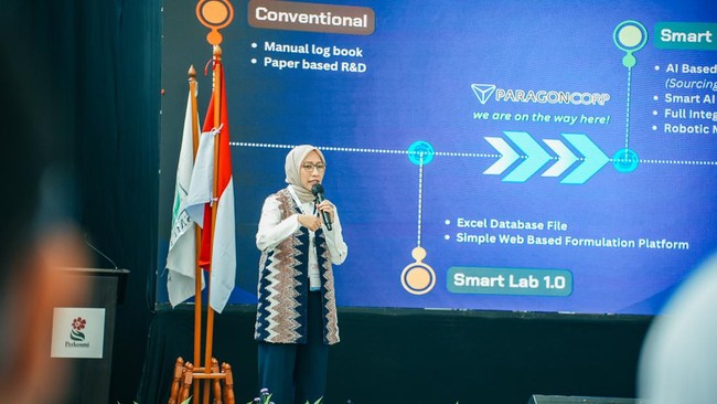 ParagonCorp mengembangkan Smart Lab 2.0, di mana AI mulai terintegrasi dalam proses formulasi, pengelolaan bahan baku, hingga pengembangan platform konsumen.
