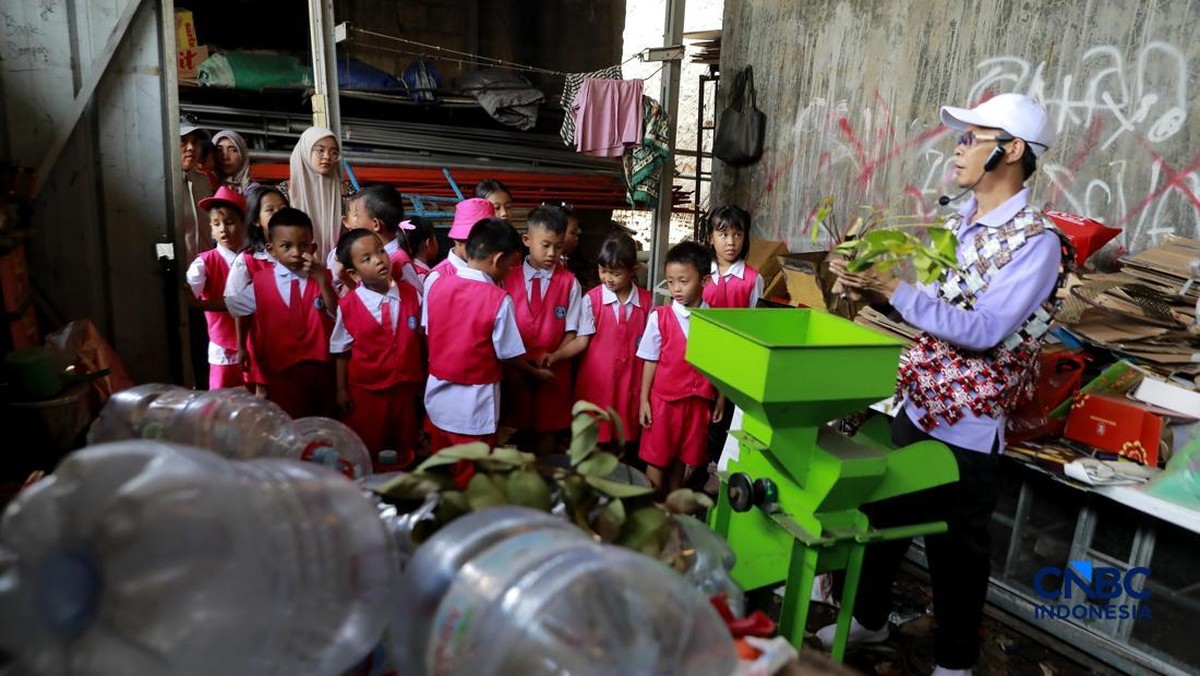 Darurat Sampah Jakarta dan Peluang Membangun Ekonomi Baru