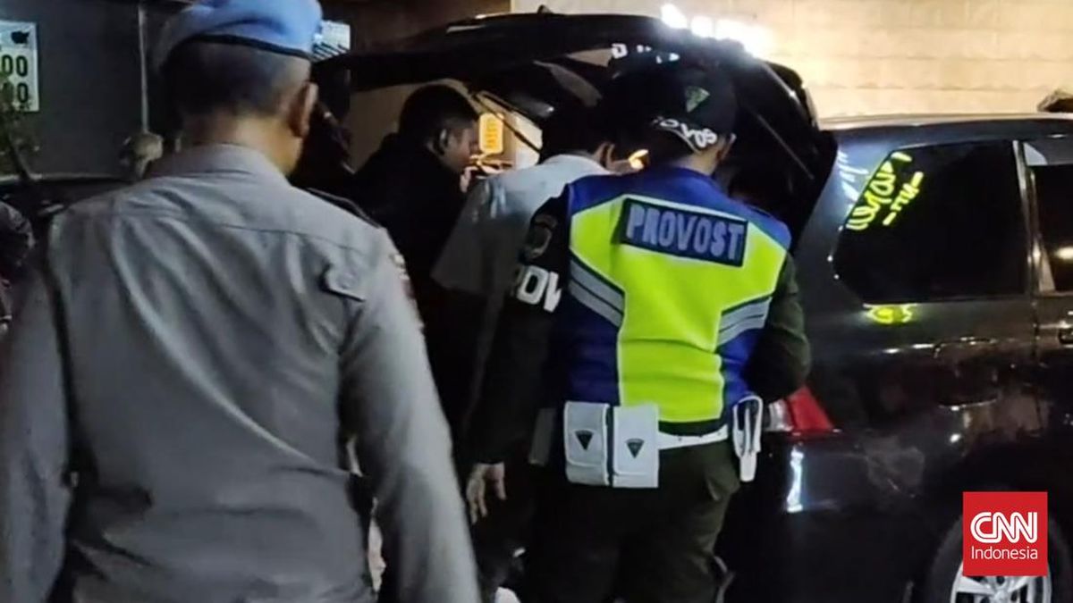 Belasan Suporter Diamankan Polisi usai Nobar Persija vs Persib