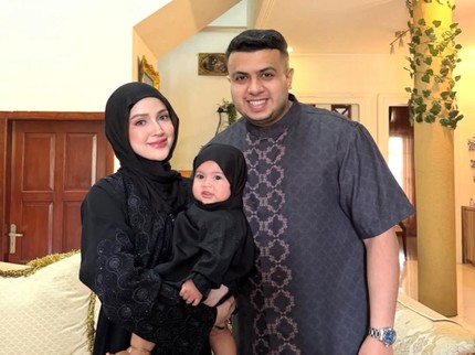 5 Potret Outfit Aisha Anak Selebgram Miskah Shafa Curi Perhatian Netizen, Bikin Gemas!