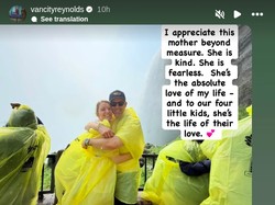 Pujian Tulus Ryan Reynolds untuk Sang Istri Tercinta Blake Lively