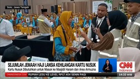 VIDEO: Jemaah Haji Lansia Kehilangan Kartu Nusuk Jelang Keberangkatan