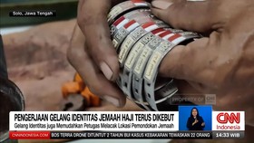 VIDEO: Pembuatan Gelang Identitas Jemaah Haji Dikebut
