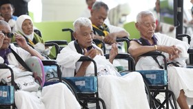 FOTO: Wakil Ketua DPR Lepas 438 Jamaah Haji di Kertajati