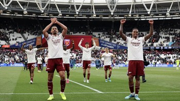 FOTO: Gol West Ham Dianulir, Arsenal Makin Dekat Juara Liga Inggris