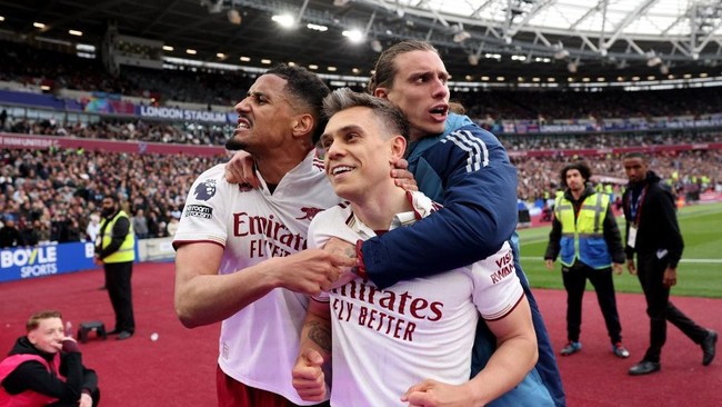 Arsenal baru saja melalui laga berat lawan West Ham di London Stadium, Minggu. Kini tinggal tersisa dua laga lagi untuk memastikan gelar juara Liga Inggris.