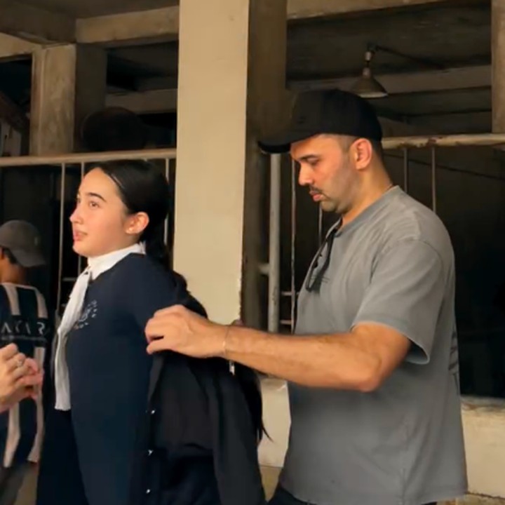 <p>Kehidupan keluarga Teuku Zacky dan sang istri, Ilmira Usmanova, dikenal cukup tertutup dari sorotan publik. Namun, baru-baru ini aktor tersebut menarik perhatian setelah membagikan momen hangat bersama putrinya, Aishakyra Zara. (Foto: Instagram @teukuzacky/@ilmiraz)</p>
