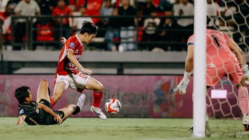 Liputan Olahraga CNN Sport : Hasil Super League: Diwarnai Flare, Bali United Hajar Bhayangkara FC