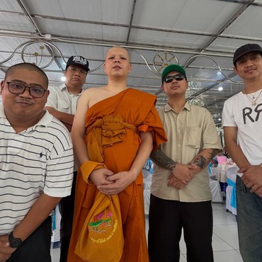 Terpopuler: Drummer Band Jadi Biksu hingga Pinkan Mambo Ungkap Kebohongan Arya Khan