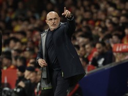 Spain's Spanish coach Luis de la Fuente gestures during the international friendly football match between Spain and Egypt atRCDE Stadium in Cornella de Llobregat, near Barcelona, on March 31, 2026. (Photo by Lluis GENE / AFP)