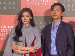 Momen Langka Gong Yoo & Jun Ji Hyun Adu Akting di Campaign Louis Vuitton