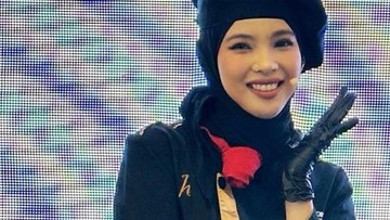 Highlight Dunia Hiburan InsertLive : Punya Sertifikat Executive Chef, 7 Potret Henny Maria Ngaku Diakui 13 Negara