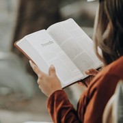 5 Rekomendasi Buku dengan Vibe Fairy Tale Terbaik