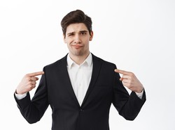 Si Tukang Pamer! Ini 10 Tanda Orang Pura-pura Kaya Menurut Psikologi