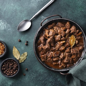 6 Kelompok Orang yang Sebaiknya Batasi Konsumsi Daging Kurban