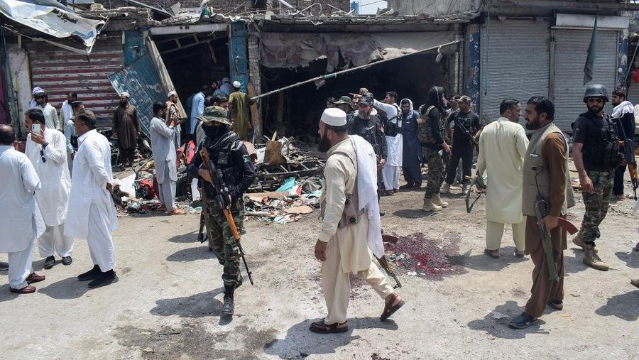 Ledakan besar mengguncang sebuah pasar di Provinsi Khyber Pakhtunkhwa, Pakistan barat laut, pada Selasa (12/5/2026), nan menewaskan sedikitnya sembilan orang serta melukai lebih dari 20 lainnya. (AFP/MARWAT AKBAR)