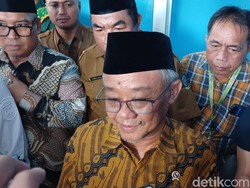 Mendikdasmen Tinjau MBG dan Revitalisasi Sekolah di Batam