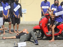Brutalnya Penyiksaan Tewaskan Ilham Saat 8 Tersangka Peragakan Rekonstruksi