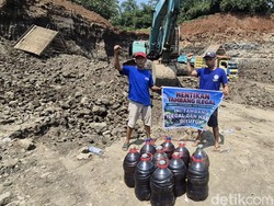 Warga Tutup Galian C Ilegal di Pakis Kendal