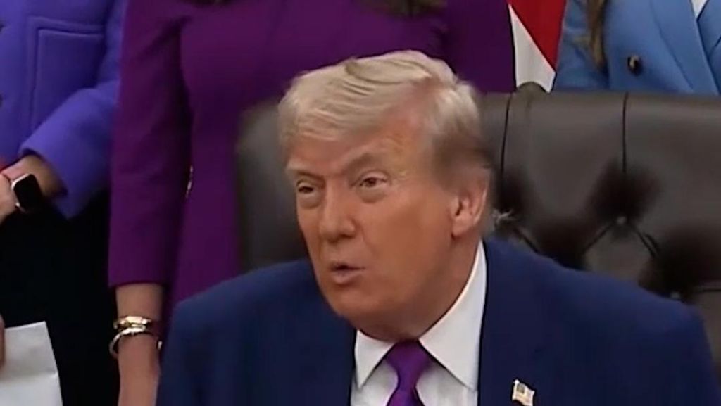 Trump Sebut Gencatan AS-Iran Bagai Pasien Kritis di Ambang Kematian