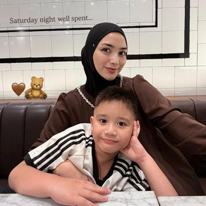 <p>Lahir pada 28 Agustus 2020, Athar kini telah berusia lima tahun, Bunda. Sejak kecil, pesona dan ketampanan Athar sudah berhasil mencuri perhatian banyak orang. (Foto: Instagram @citraciki)</p>
