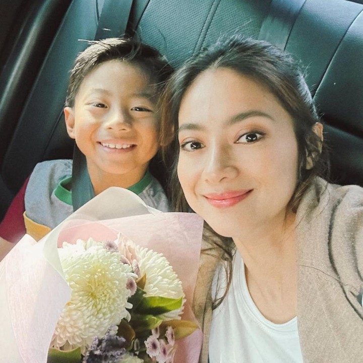 <p>Bocah yang akrab disapa Xavi ini lahir pada 3 November 2018. Di tahun ini, dirinya akan genap berusia delapan tahun, Bunda. Melalui akun Instagram pribadinya, Rini kerap membagikan momen kebersamaannya bersama sang putra. (Foto: Instagram @riniyulianti)</p>