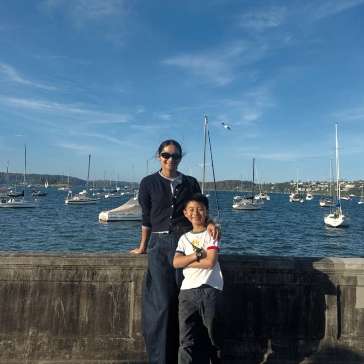 <p>Tak sedikit pula yang menilai wajahnya semakin tampan, Bunda. "Gantengnya Xavier, semoga jadi anak yang pintar dan berbakti kepada kedua orang tua," kata<em> @ris***</em>. "MasyaAllah Xavier ganteng banget," ungkap <em>@sit***.</em> "Xavier udah bujang banget sekarang," ujar <em>@sur***.</em> (Foto: Instagram @riniyulianti)</p>
