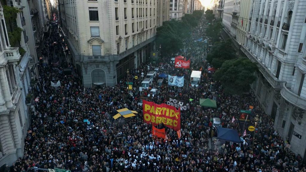 Demo Besar di Argentina Tolak Pemotongan Anggaran Pendidikan Tinggi