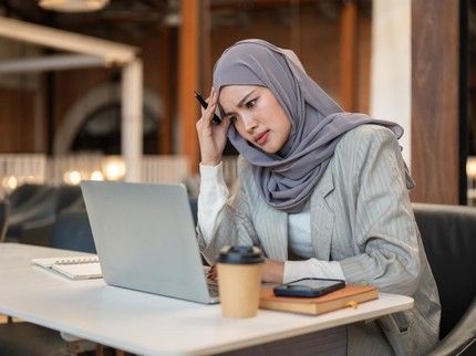 Hukum Istri Mencari Nafkah karena Suami Menganggur dan Tidak Bekerja dalam Islam