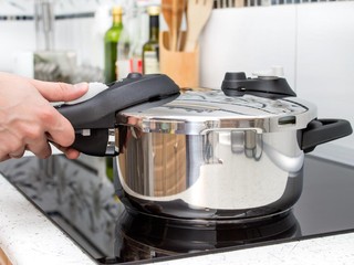 Takut Pakai Panci Presto? Panci Presto Versi Digital Bisa Buat Kamu Lebih Tenang