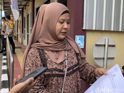 Pria di Palembang Ditikam Tetangga Saat Pangku Anaknya di Angkot