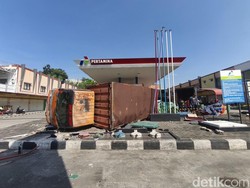 Pengakuan Sopir Truk Gasak SPBU hingga Terguling di Tanjakan Silayur Semarang