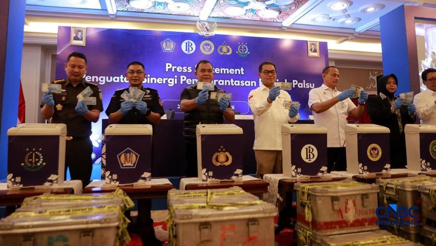 Konferensi Pers Pemusnahan Rupiah Palsu Hasil Klarifikasi Bank Indonesia di Gedung Kebun Sirih lt. 6, Kompleks Kantor Pusat BI, Jakarta, Rabu, (13/5/2026). (CNBC Indonesia/Muhammad Sabki)
