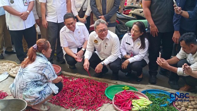 Zulhas dan Mendag Pagi-Pagi Sidak ke Pasar Palmerah, Ini Hasil Temuannya