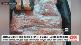 VIDEO: Bawa 5 Kg Tempe, Koper Jemaah Haji Di Bongkar