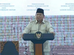 Sssttt, Prabowo Beri Bocoran Ada Duit Nganggur Koruptor Rp 39 T