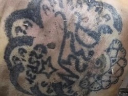 Ada Tato Mahkota dan Tulisan C2SP3R pada Jasad Mr X Terkubur di Darmasaba