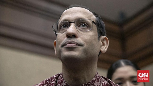 Mantan Mendikbud Nadiem Makarim dituntut 18 tahun penjara dalam kasus korupsi pengadaan laptop Chromebook.