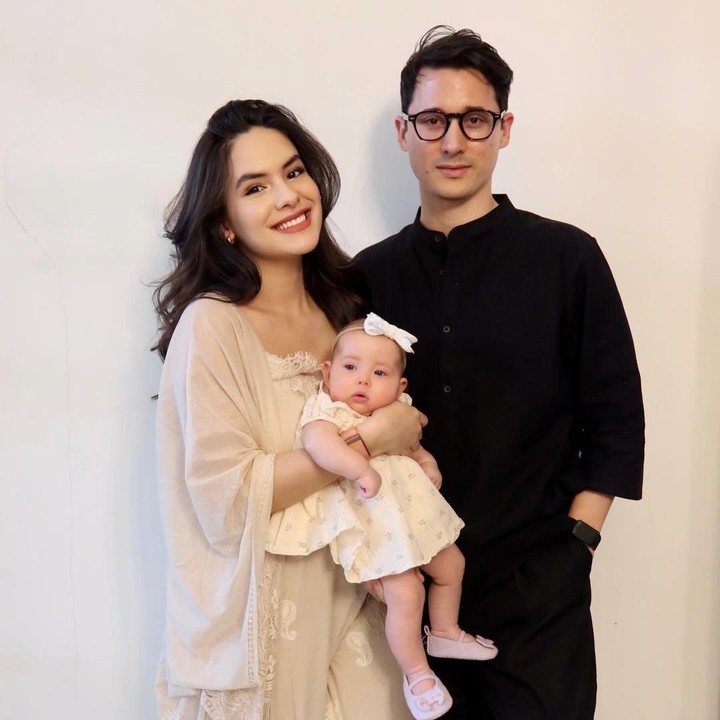 <p>Steffi Zamora dan Nino Fernandez dikenal sebagai pasangan artis yang selalu tampil kompak dan harmonis. Steffi dan Nino resmi menikah pada 2025. Pada 28 Desember 2025, pasangan ini dikaruniai seorang putri bernama Kaia Lanna Fernandez. (Foto: Instagram @steffizamoraaa/ @ninojkt)</p>