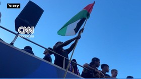 Lamine Yamal Kibarkan Bendera Palestina di Tengah Pesta Barcelona