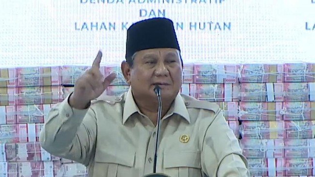 Presiden Prabowo mengakui keluhan investor tentang proses perizinan yang lambat di Indonesia. Ia minta deregulasi untuk mendukung investasi.