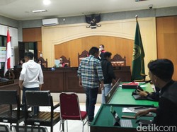 Hakim Tangguhkan Penahanan 3 Anggota DPRD NTB Kasus Uang Siluman