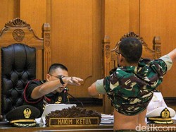 Momen Terdakwa Pamer Bekas Luka Cipratan Air Keras Buntut Siram Andrie Yunus