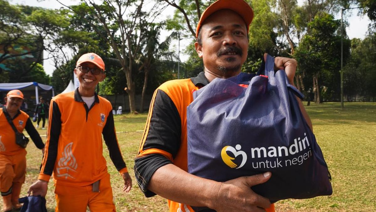 Bank Mandiri Perkuat Kepedulian Sosial, Salurkan 28.000 Paket Sembako